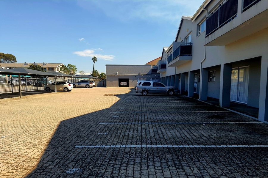 1 Bedroom Property for Sale in Heiderand Western Cape